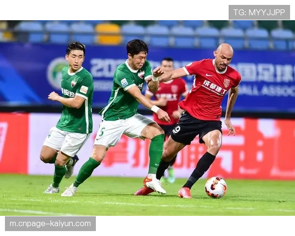 成都蓉城高位压迫初见成效 但防守紧凑度仍需提升